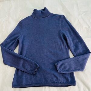 Womens SZ Med Extra Fine Italian Merino Wool Lavender Turtleneck Sweater Preppy